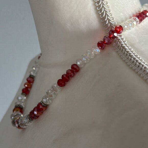 Faceted Beaded Necklace!  - Picture 5 of 8